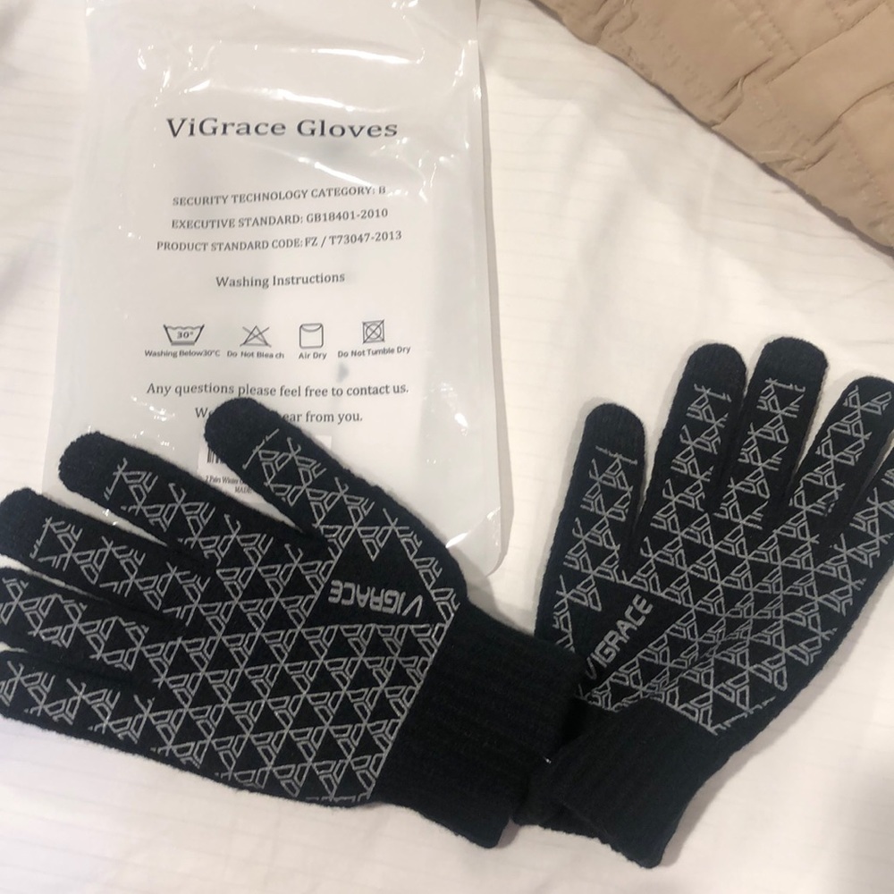 BRAND NEW Mens Texting Gloves